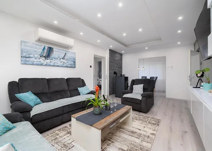 Apartment Amazing In With Wifi Pula