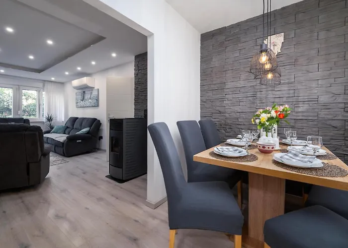 Apartment Amazing In With Wifi Pula