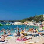Apartment 3 Bedroom Stunning In Pula