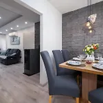 Apartment 3 Bedroom Stunning In Pula